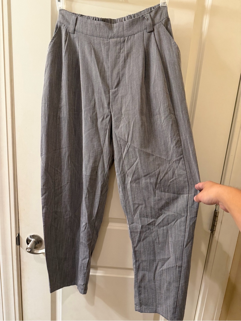 NWT Women’s Halara Gray Pleated Ankle Trousers Size S